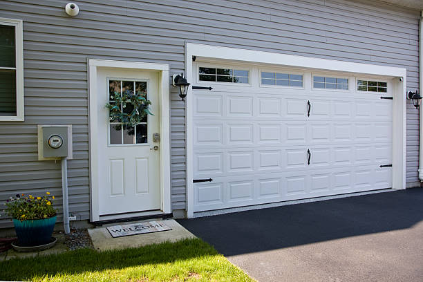 24/7 Emergency Garage Door Panel Replacement experts in Rice Lake, WI